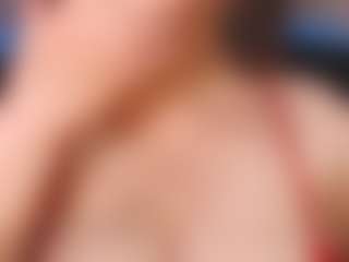 Live cam show with YourBustyKatty - Lips on camtv