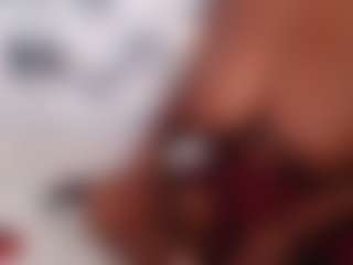 Live cam show with aurora - HD Curvy on Mixed Magazine Live