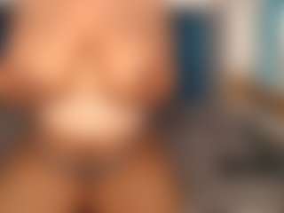 aurora's Live Sex Cam Show
