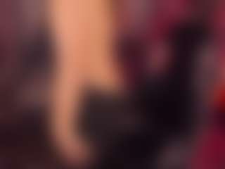 Live cam show with MadiieBlosom - New Shaved Pussy on StripNow
