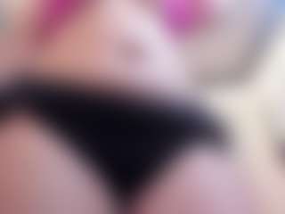 Live cam show with MadiieBlosom - Cute on slutload