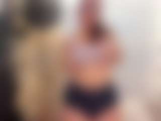 Live cam show with MadiieBlosom - Ass Bouncing on Camming Site