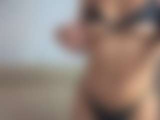 Live cam show with ANA SOFIA - Latina Petite on SpunkLive