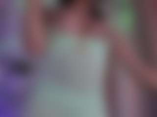 Show in cam erotica live di ehily-ts