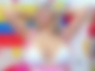 Celeste Lincon MILF webcam performer live streaming
