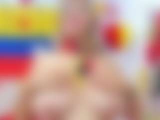 Live cam show with Celeste Lincon - Squirt on Dolls Live