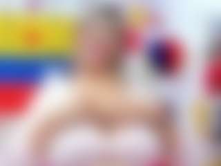 Live cam show with Celeste Lincon - MILF on TeamSkeetLive