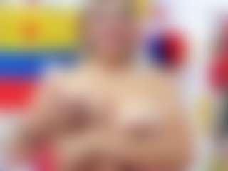 Live cam show with Celeste Lincon - Normal on Livezox