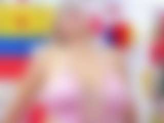 Live cam show with Celeste Lincon - Double Penetration on livesuperchat.net