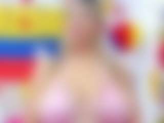 Live cam show with Celeste Lincon - Moaning on madthumbs