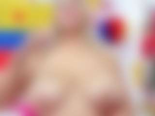Live cam show with Celeste Lincon - Blonde Hair MILF on milfzrlive.com