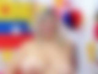 Live cam show with Celeste Lincon - Striptease Granny on Camsoda