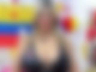 Live cam show with Celeste Lincon - Body Massage on SxyPornLive