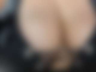 Live cam show with Celeste Lincon - Handjob on SpunkLive