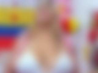 Live cam show with Celeste Lincon - Striptease MILF on Streamer API