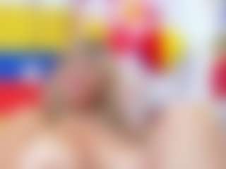 Live cam show with Celeste Lincon - Granny Dildo on CamSodaAdn