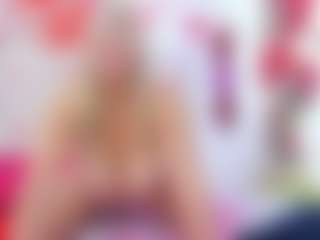 Live cam show with Celeste Lincon - Granny on CamClone
