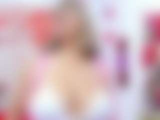 Celeste Lincon MILF webcam performer live streaming