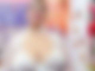 Live cam show with Celeste Lincon - Brown Eyes Blonde Hair on Gym Cam Girls