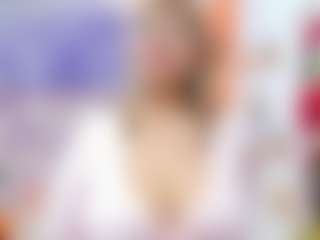 Celeste Lincon MILF webcam performer live streaming