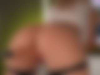 Live cam show with PerfecttWet - Average on StripNow