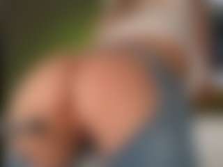 Live cam show with PerfecttWet - Average on StripNow