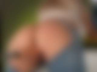 Live cam show with PerfecttWet - Green Eyes on Camming Site
