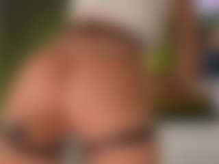 Live cam show with PerfecttWet - Flashing on infinitiblacc.com