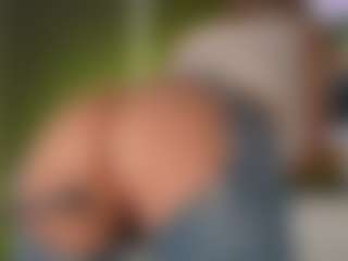 Live cam show with PerfecttWet - Average on SquirtSoMuch