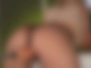 Live cam show with PerfecttWet - Bedroom on Camming Site