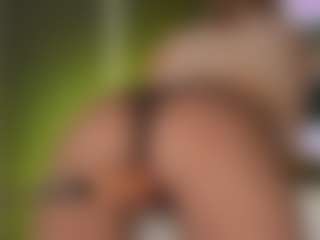 Live cam show with PerfecttWet - Fingers on Mixed Magazine Live