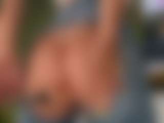 Live cam show with PerfecttWet - Average on CamClone