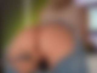 Live cam show with PerfecttWet - Shaved Pussy on sexylive.show