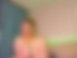 Live cam show with Ruby - Smoking on crypto-cams