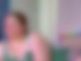 Live cam show with Ruby - Thick on chickslive.net
