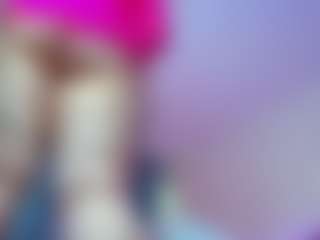 Live cam show with Ruby - Smoking on AdultVida.com