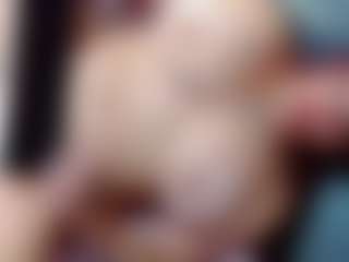 Live cam show with annejulienne - Fingers on AdultVida.com