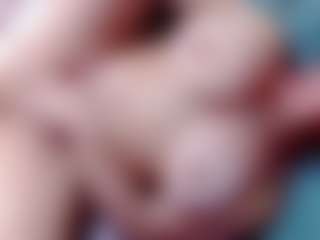 annejulienne MILF webcam performer live streaming