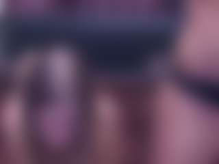 Live cam show with BlondeDolls - Average on Gym Cam Girls