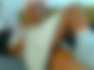 Evangeline2604's Live Sex Cam Show