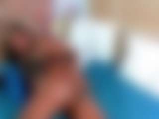 Live cam show with KAROL-SCOTT - Big Tits Teen (18+) on hotwifechat.live
