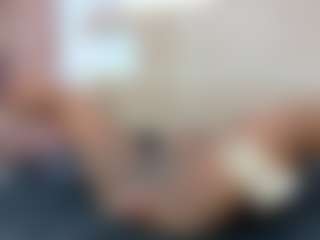 Live cam show with KAROL-SCOTT - Shaved Pussy on Milfs Live