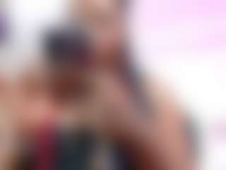 Live-Cam-Show mit KAROL-SCOTT - Ebony Shaved Pussy auf Camsoda