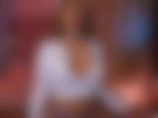 Live cam show with Catalina Evans - Blonde Hair Petite on StripNow