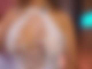 Live cam show with Catalina Evans - Body on milfzrlive.com