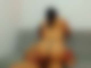 abigail-morgaN MILF webcam performer live streaming