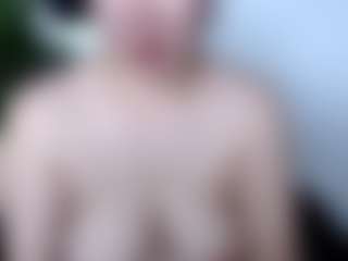 Akiramm MILF webcam performer live streaming