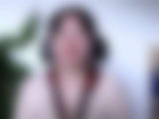 Akiramm MILF webcam performer live streaming