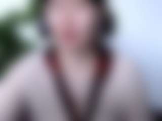 Akiramm MILF webcam performer live streaming