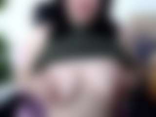 Live cam show with Akiramm - Middle Aged on WildCum